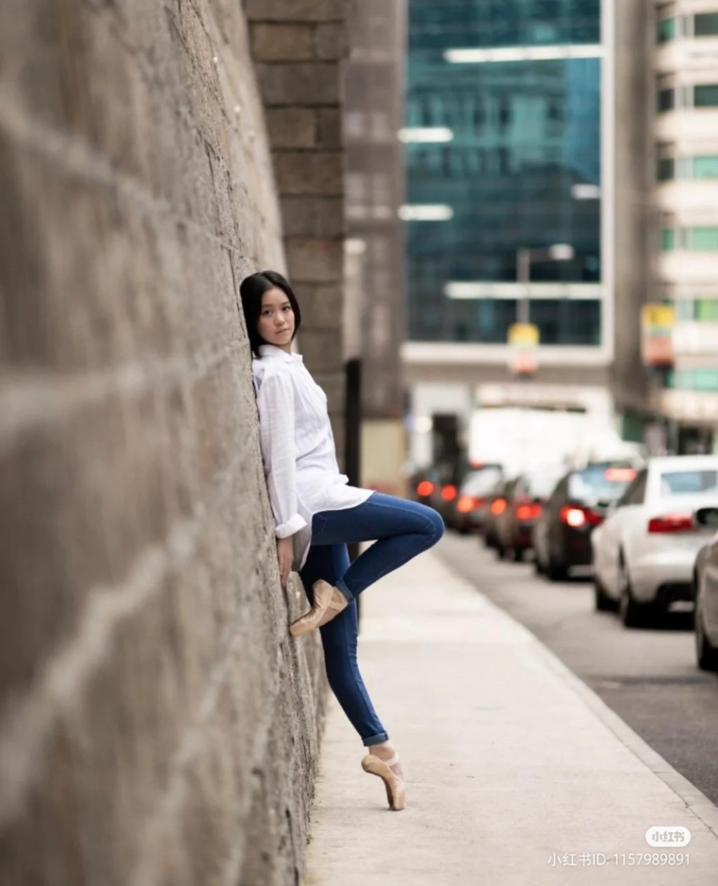 劉秀盈多才多藝，被網民封為才女。